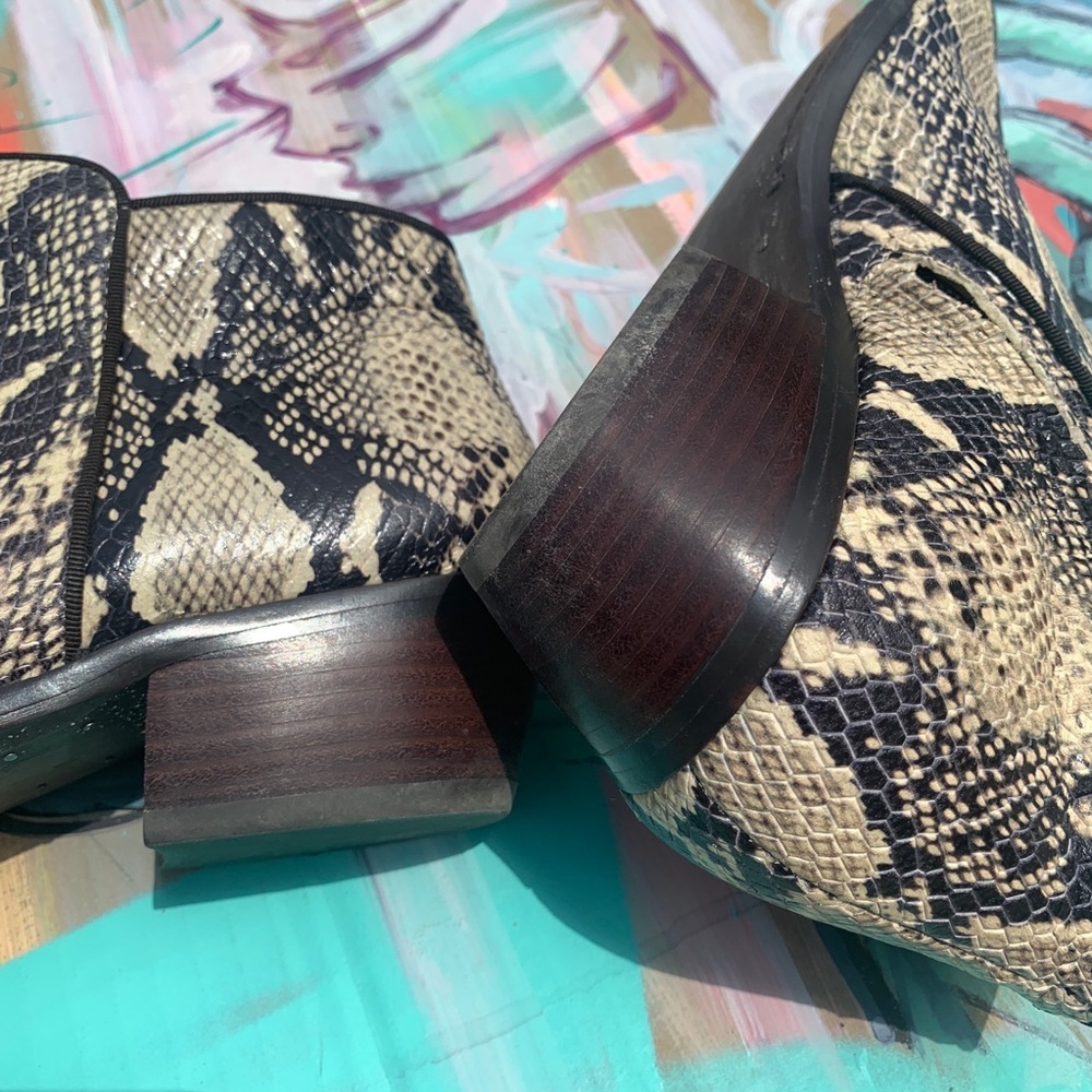 SAM EDELMAN snakeskin snake print ankle booties boots size 8 leather embossed - Picture 6 of 12